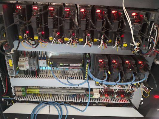 Автоматическая высокоскоростная умная твердая коробка делая машину для небольшой коробки размера делая визуальный располагать
