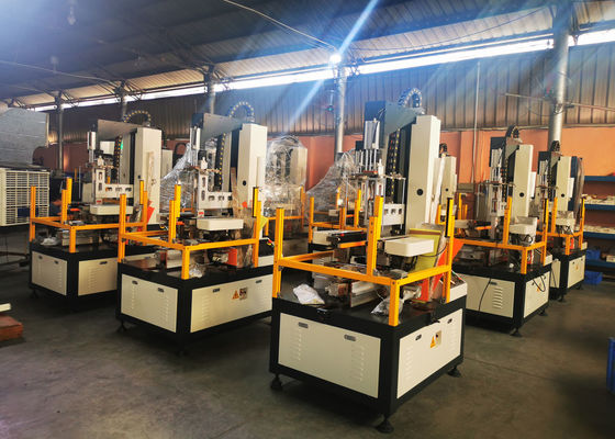 Semi автоматическая твердая коробка 950kg формируя машину 30pcs/min для коробки украшений подарка