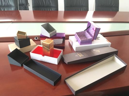 Тип машина для упаковки Semi автоматической книги коробки ювелирных изделий подарка твердая
