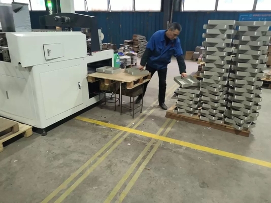 Автоматический угол бумажной коробки LS-T430 наклеивая машину для делать подарка и коробки чая
